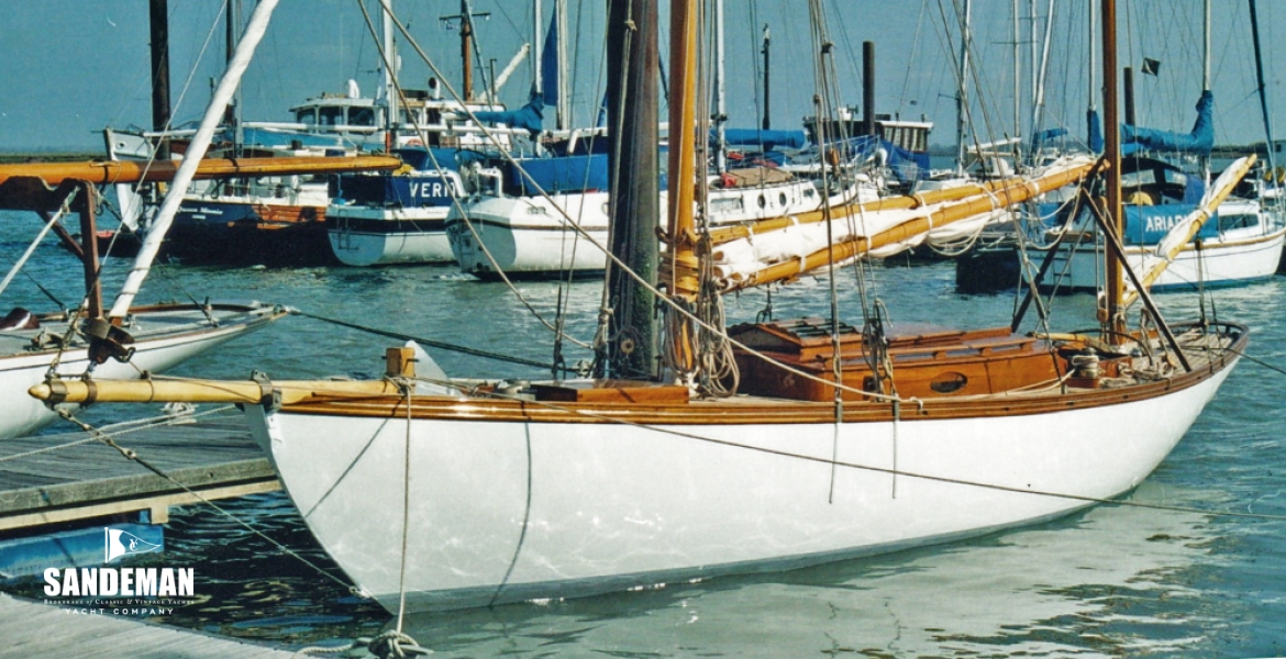 10 Alongside port bow