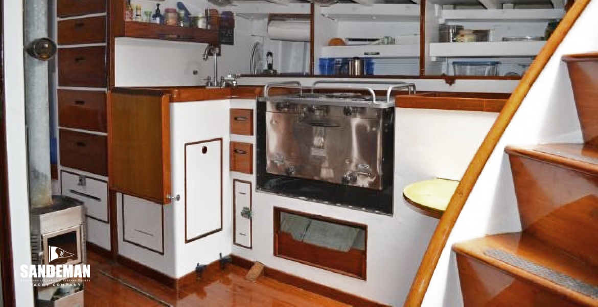 Galley v fwd