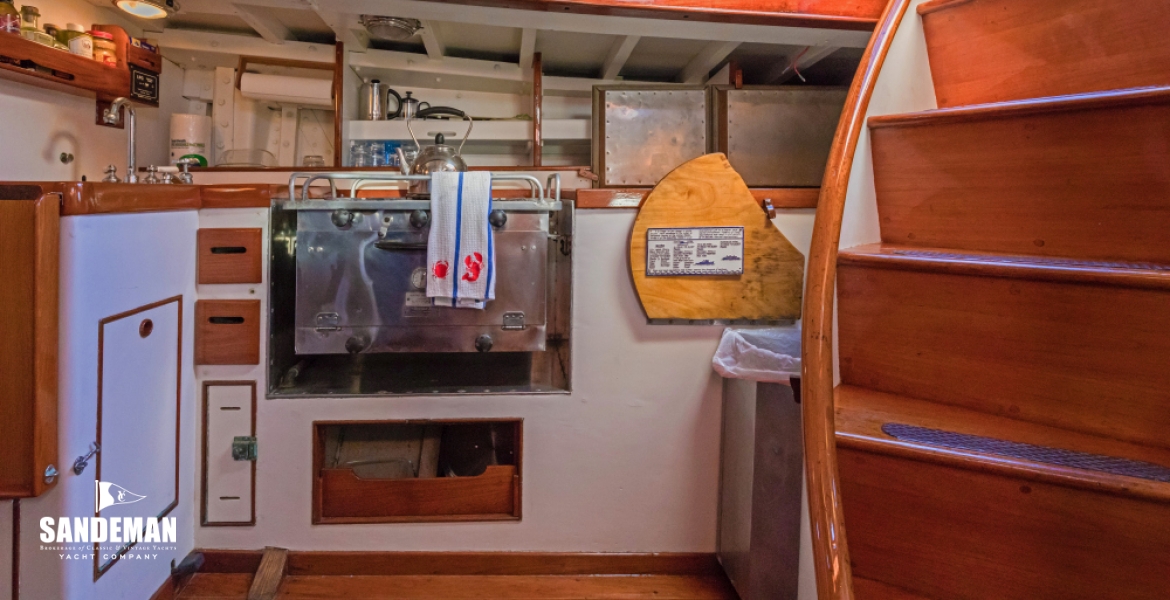 Galley  n exit stbd