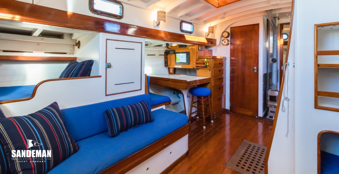 Saloon v fwd port