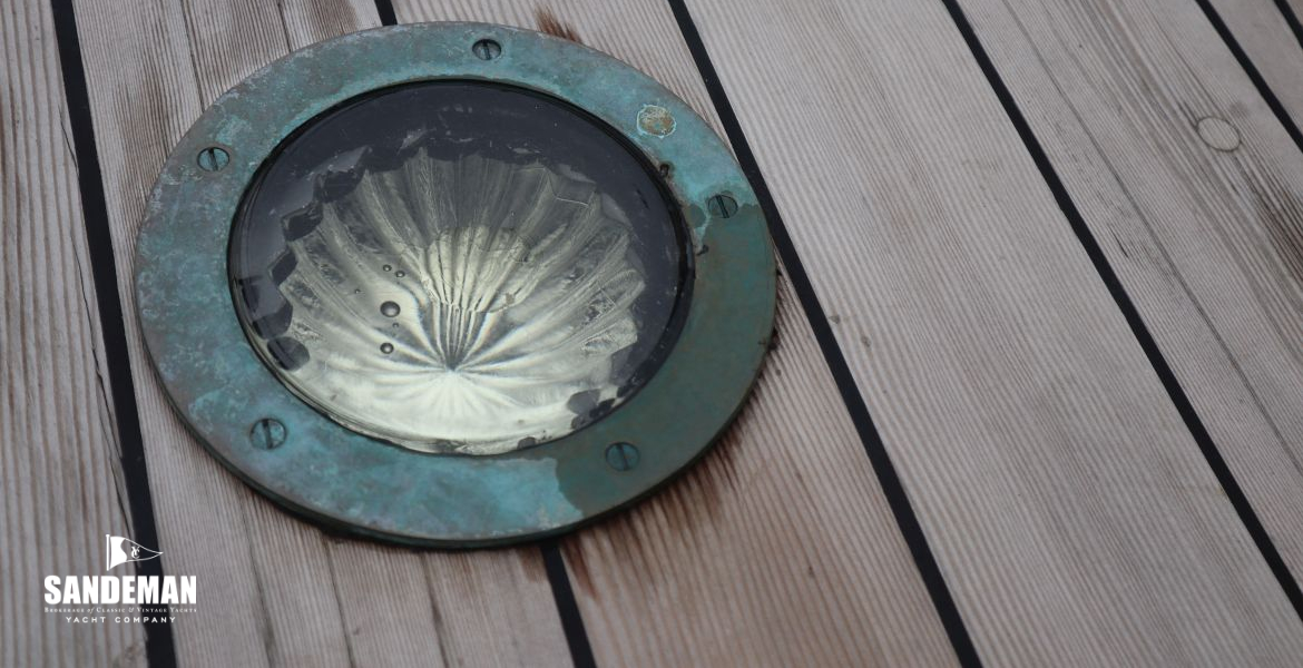 Lemon squeezer deck prism