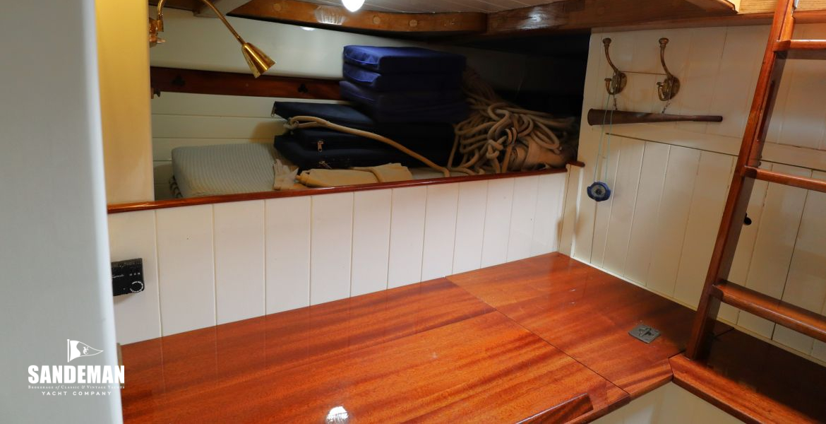 Aft cabin view aft to starboard