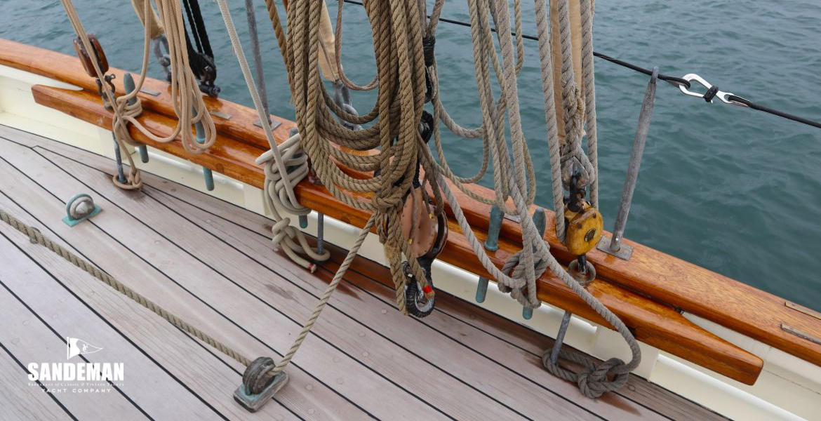 Details at chainplates