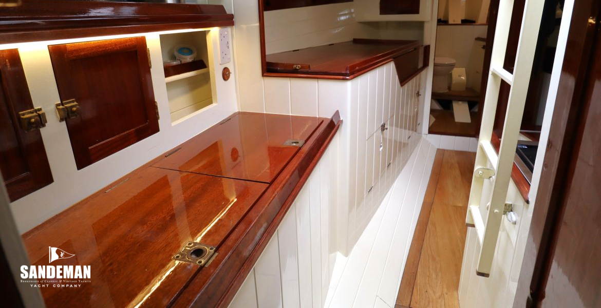 Galley/ forecabin port forward