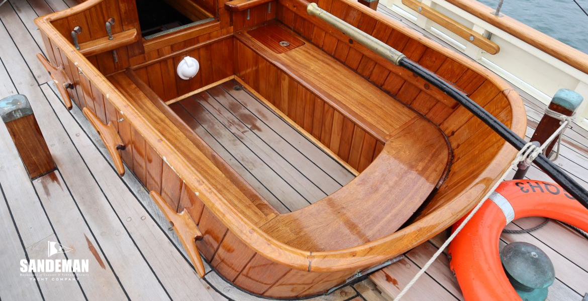 Cockpit view forward to starboard