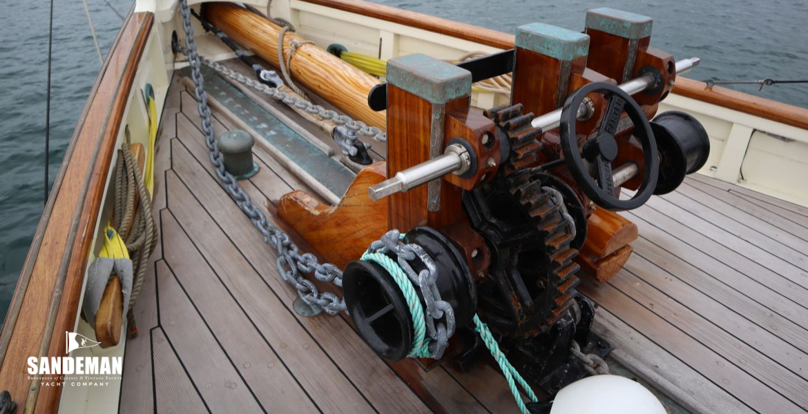 Foredeck details