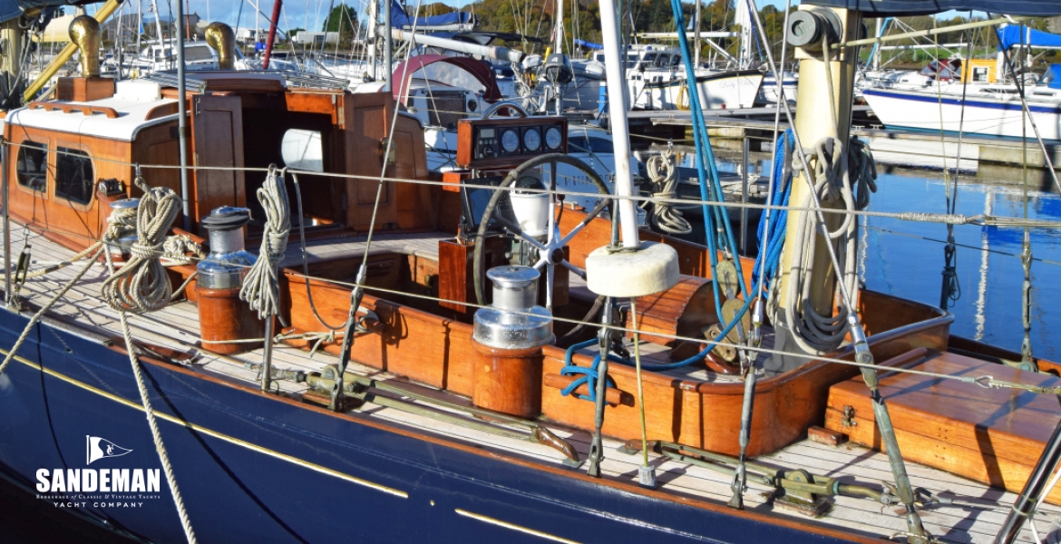11 Port aft deck v fwd.jpg