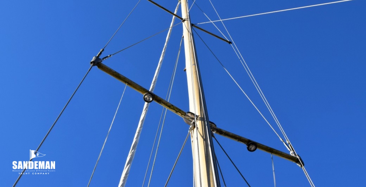28 Main mast.JPG