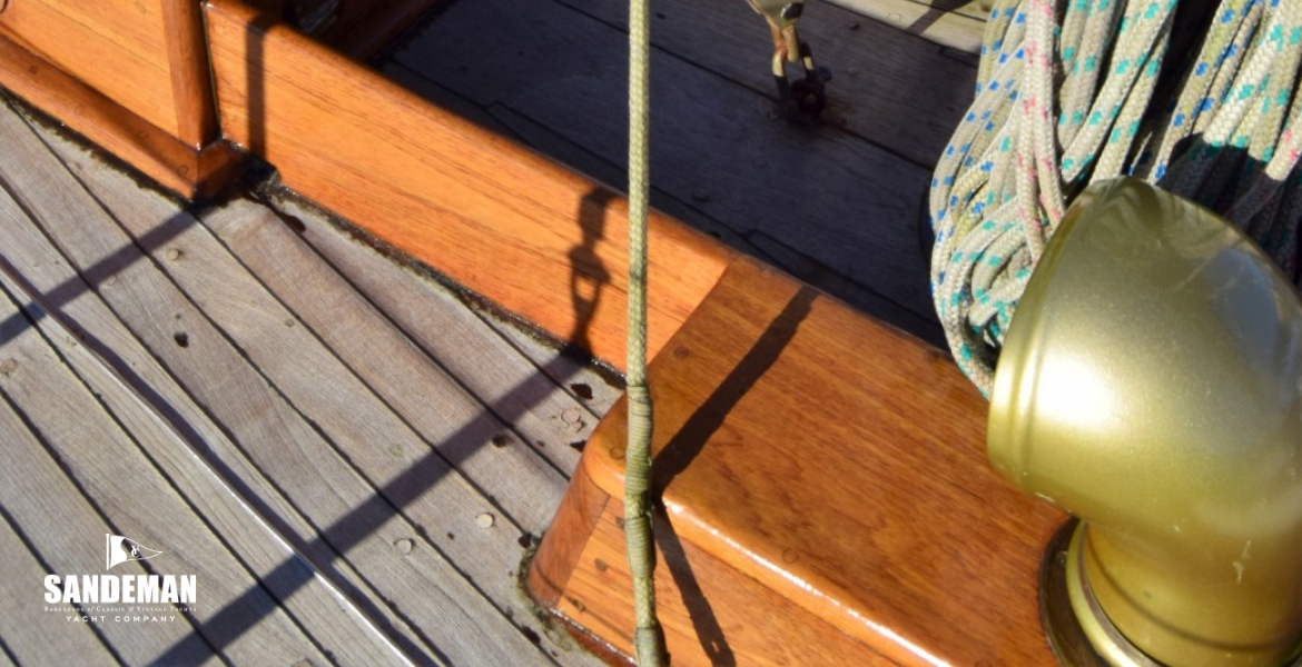 27 Main mast v fwd.JPG