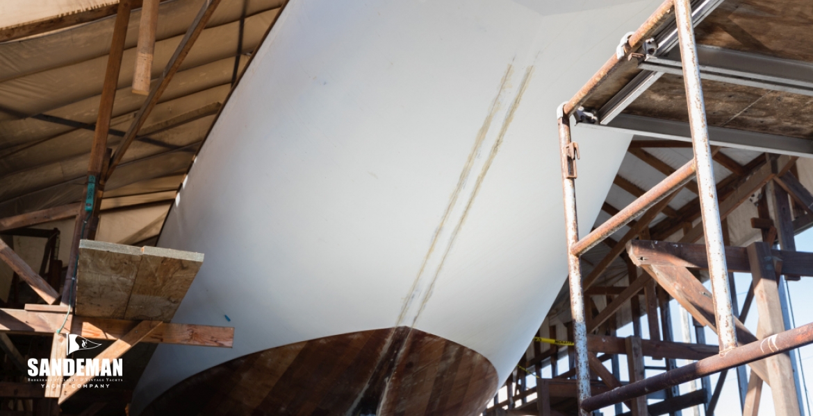 34 Transom.jpg