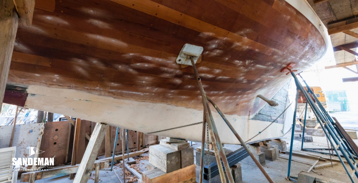 29 Hull planking port side v aft.jpg