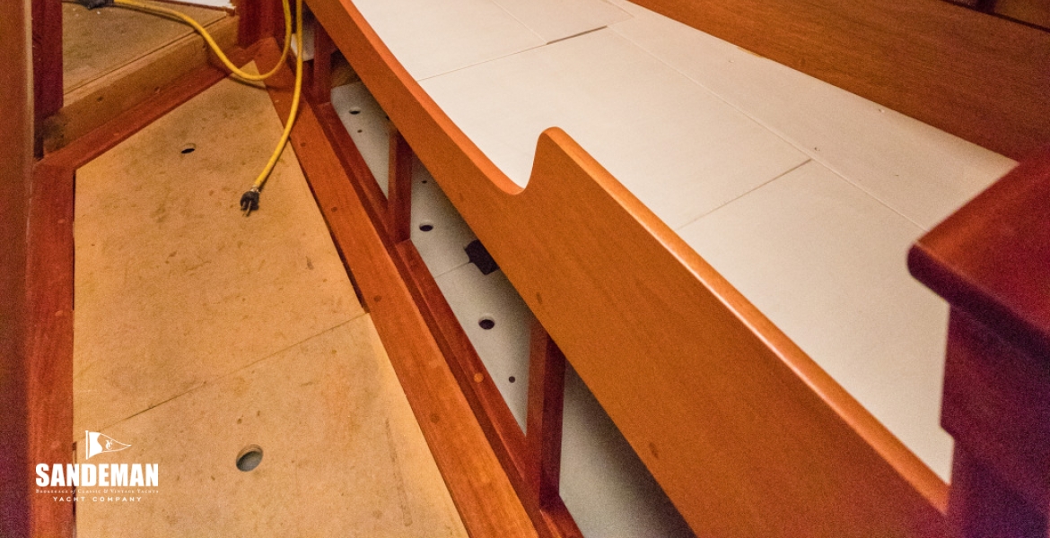 22 Fwd stateroom v fwd stbd side .jpg