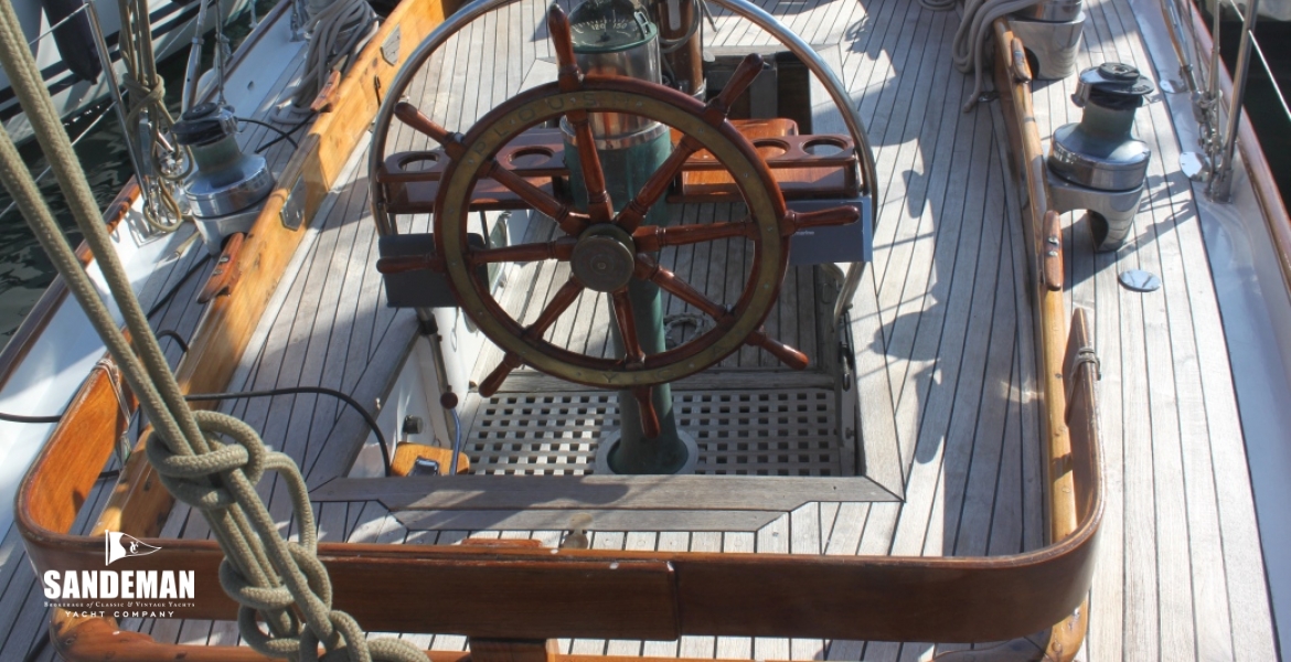 Cockpit view fwd