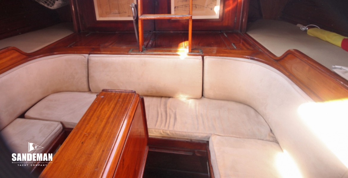 Saloon seating aft and qtr berths