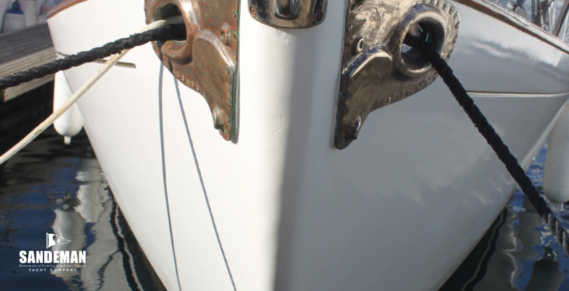 Bow detail