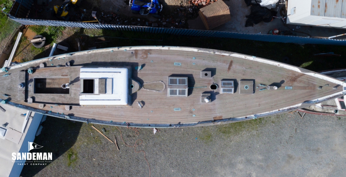 06 Aerial view over deck.jpg