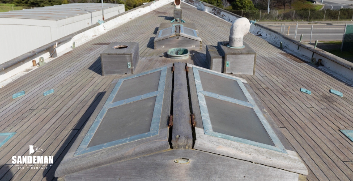10 Skylight v fwd.jpg