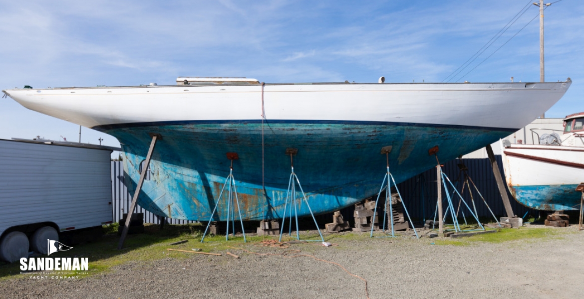 05 Ashore abeam.jpg