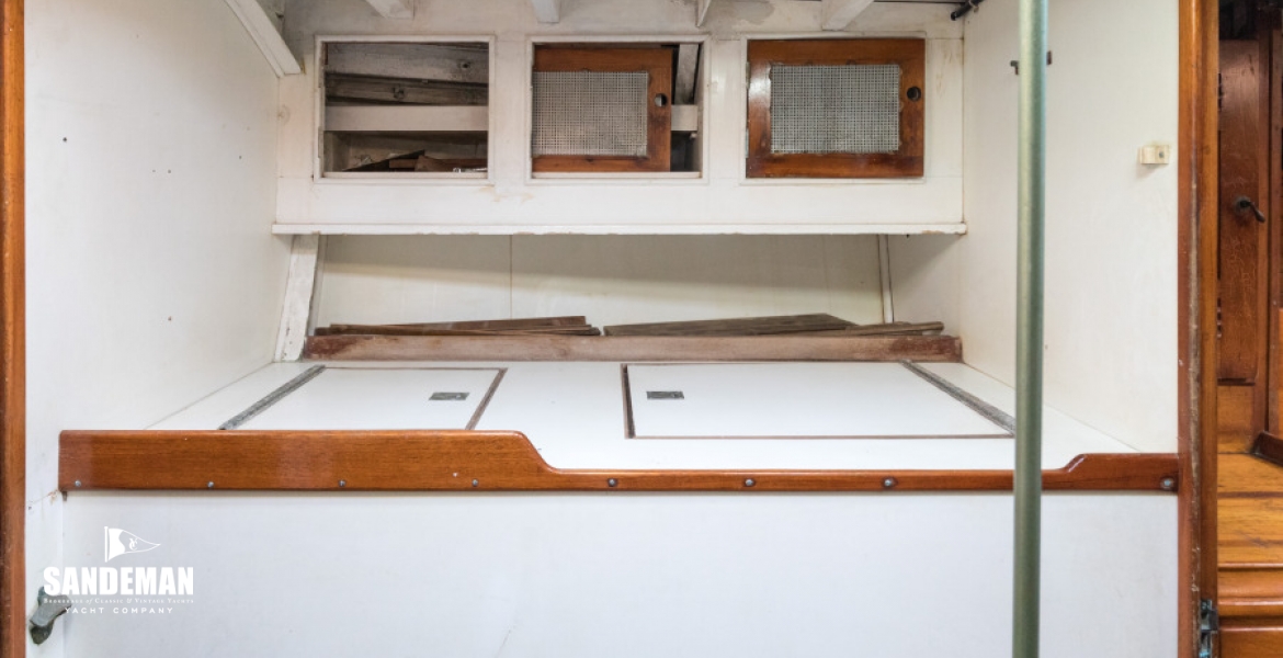 26 Galley to starboard .jpg