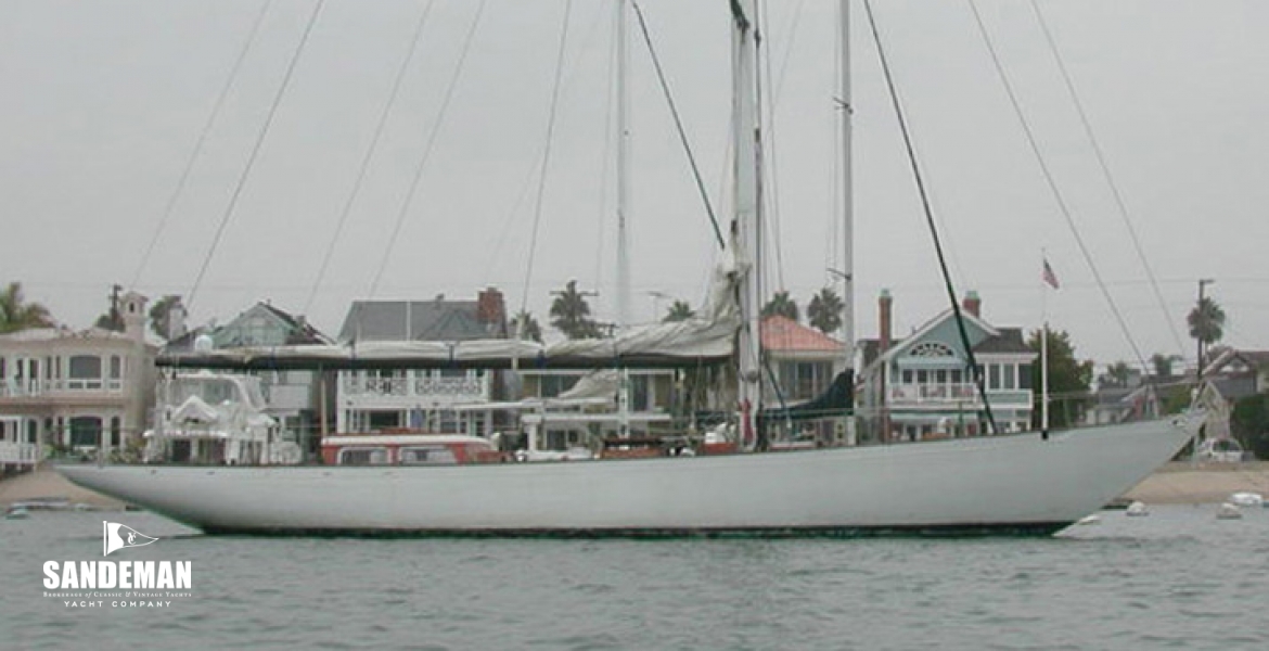 02 Moored abeam.jpg
