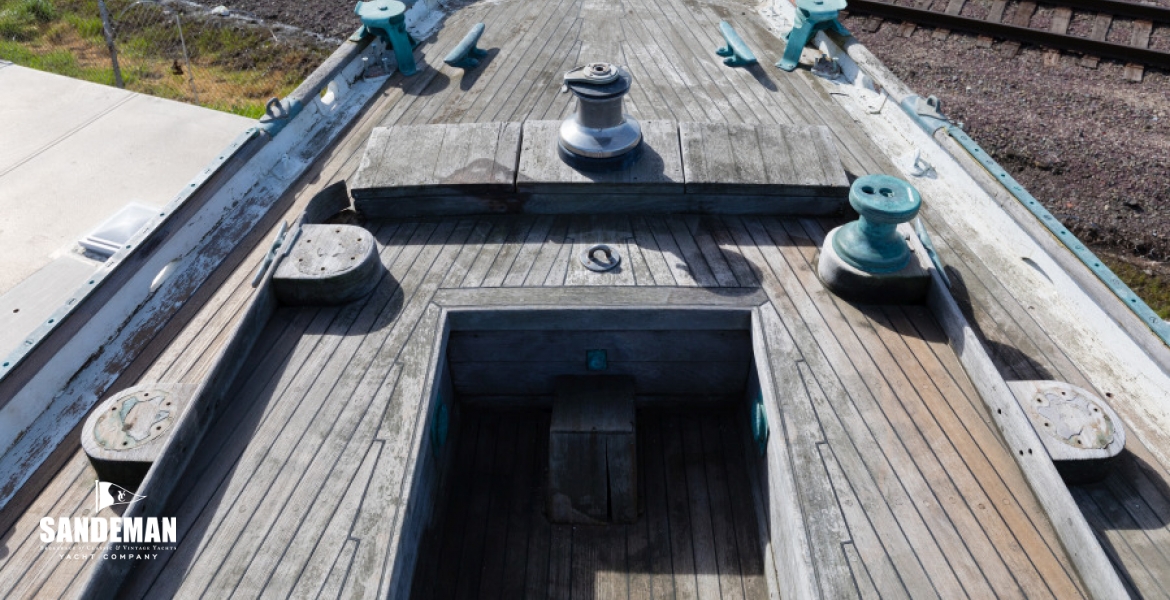 16 Cockpit to aft deck.jpg