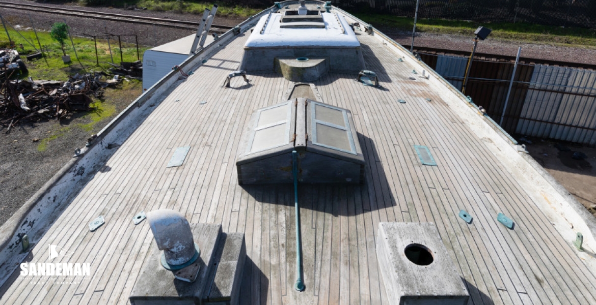 14 Skylight v aft.jpg