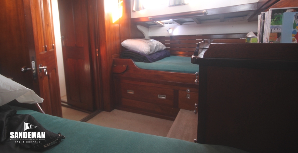 46 Aft cabin fwd to stbd.JPG