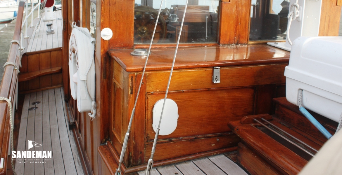 17 Side deck port.JPG