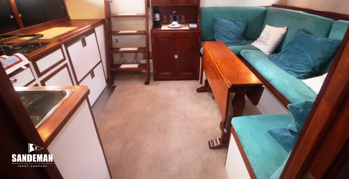 37 Lower saloon aft.JPG