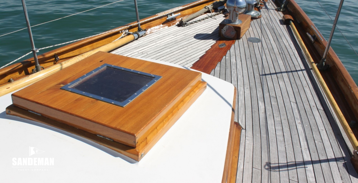 Fore trunk cabin