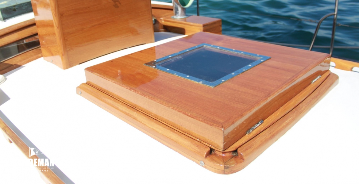 Skylight hatch