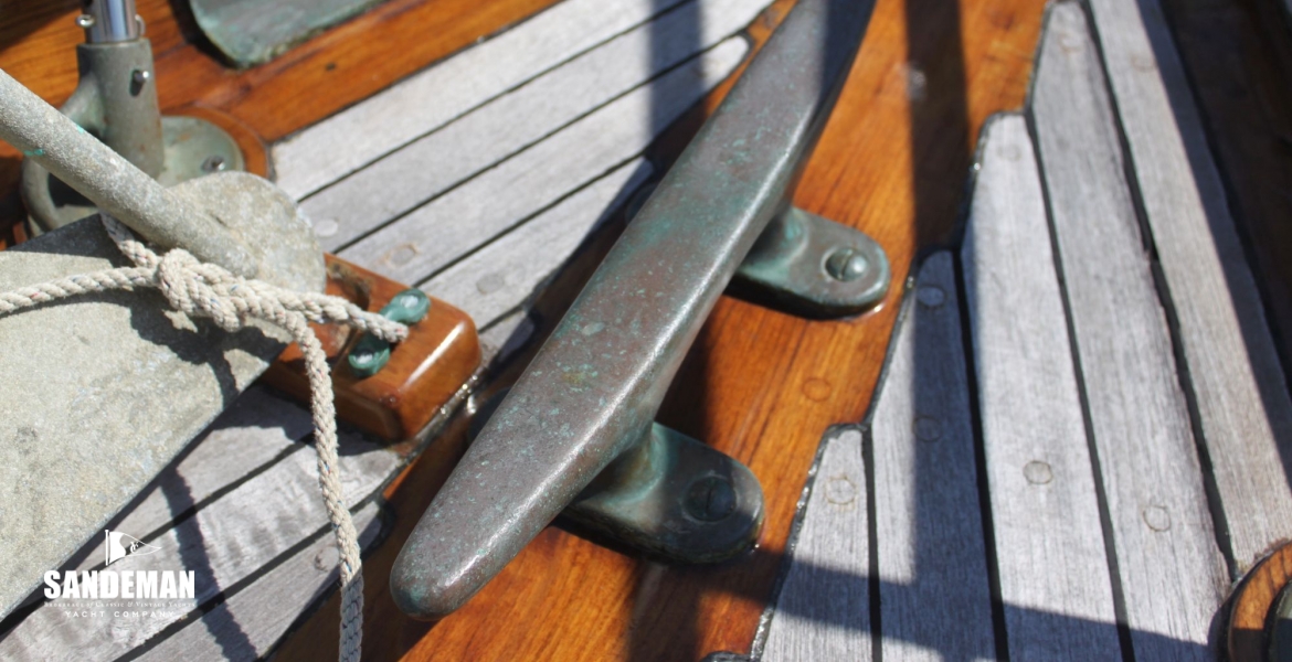 Mooring cleat