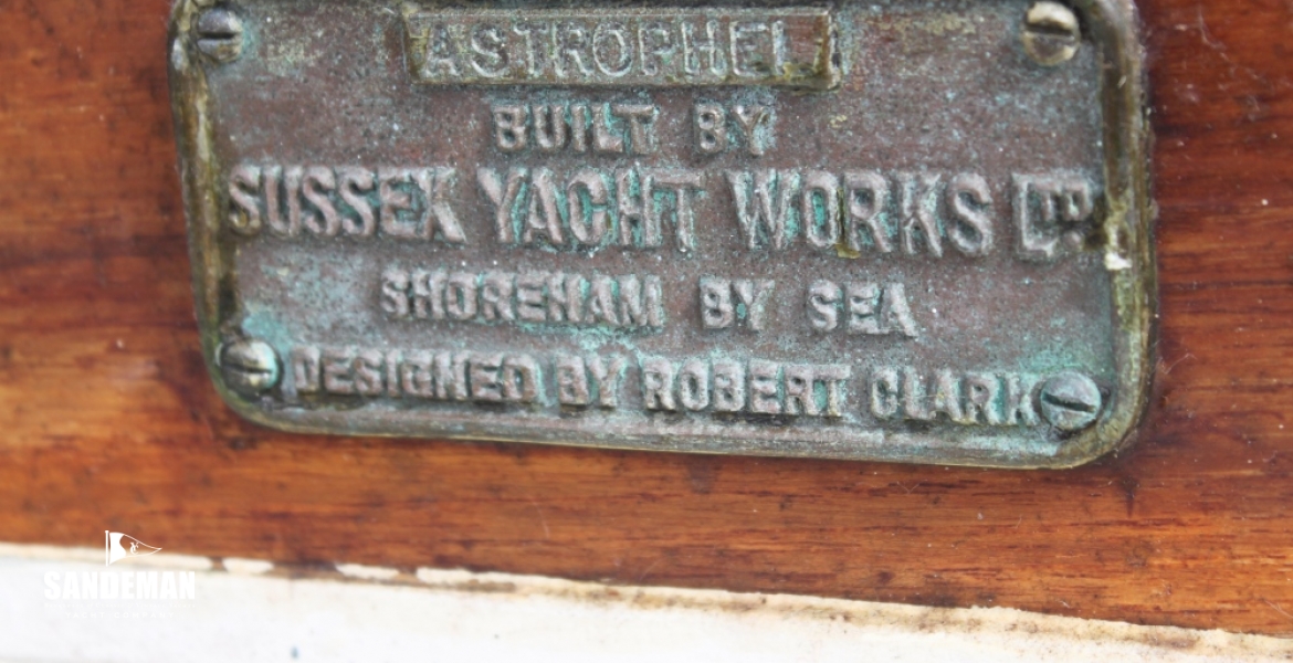 16 BUILDER'S PLATE.JPG