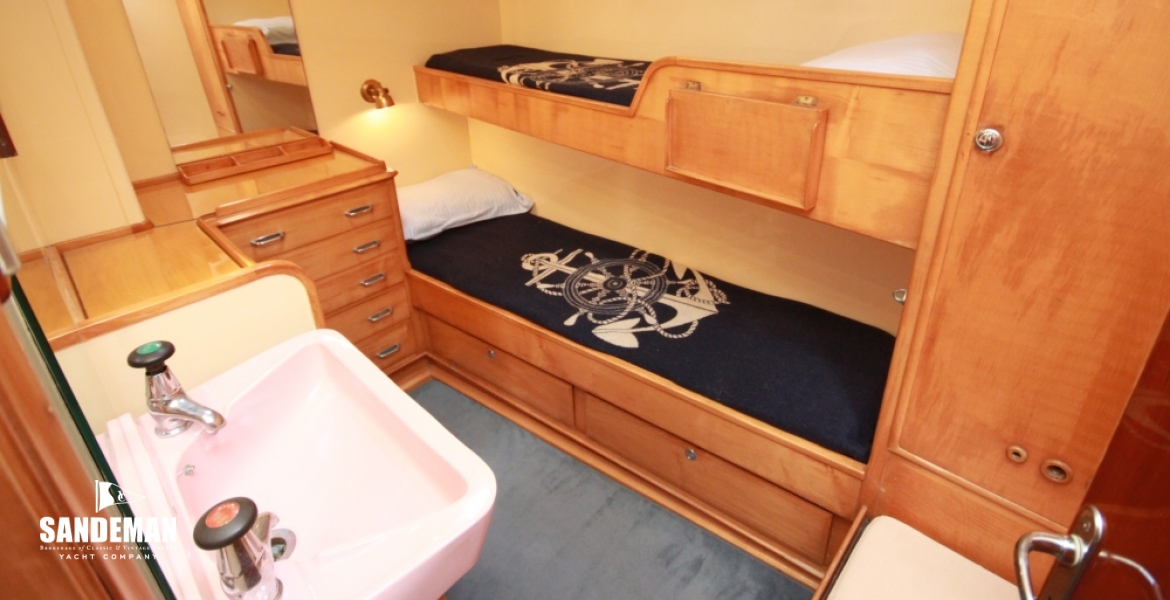 36 2nd guest cabin stbd