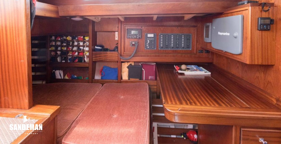 NAV STATION QTR BERTH PORT