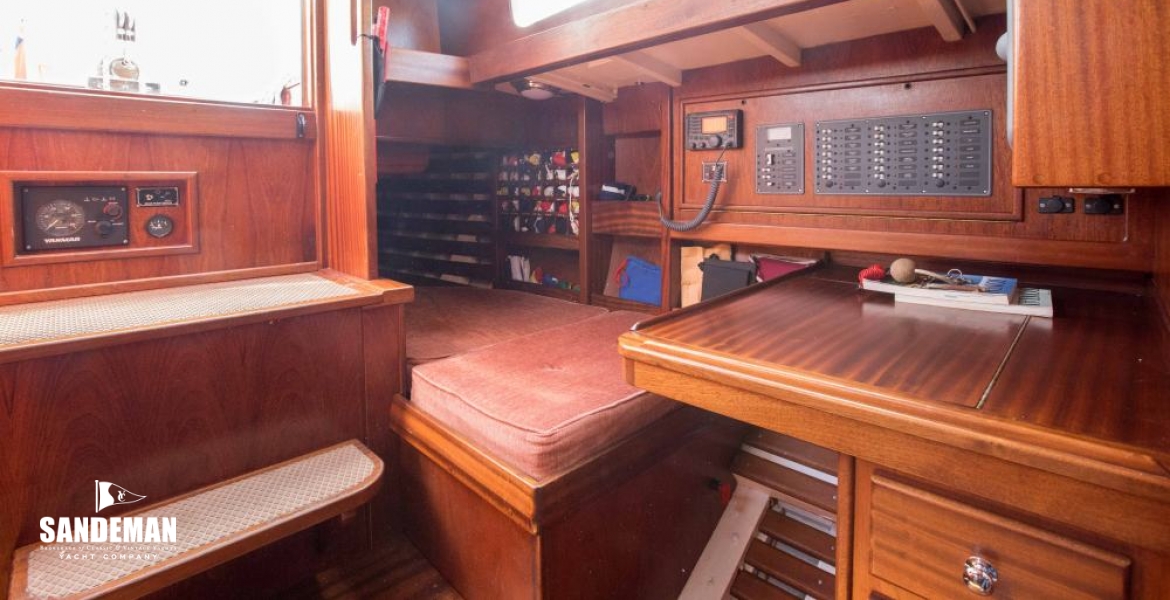 NAV STATION QTR BERTH PORT
