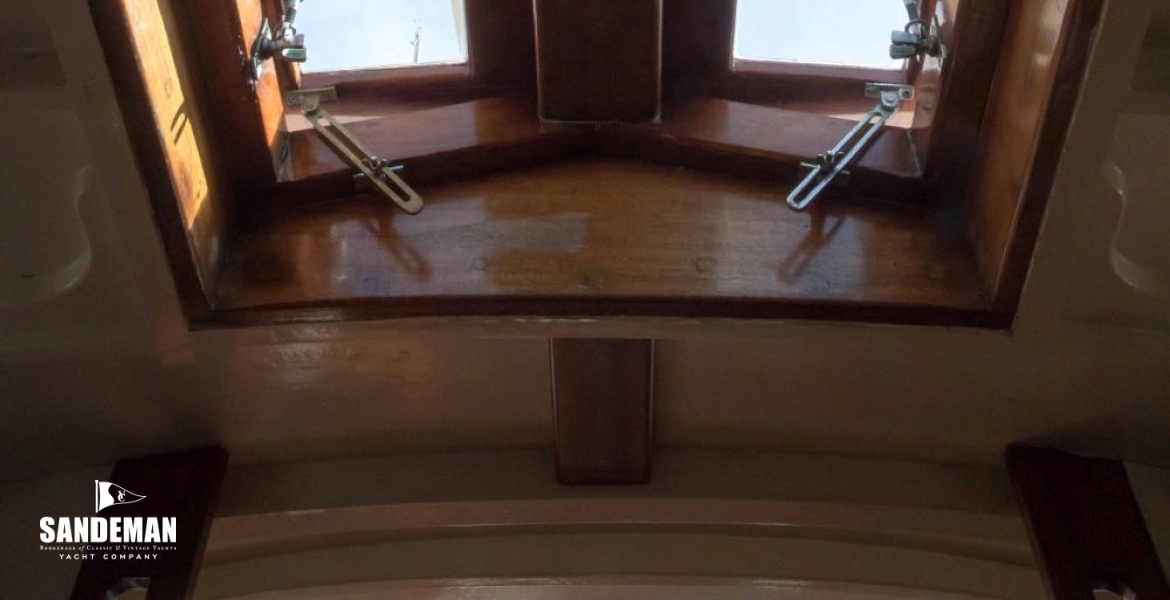 SALOON SKYLIGHT