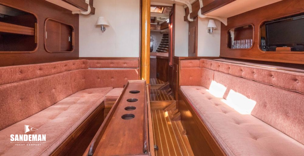 SALOON