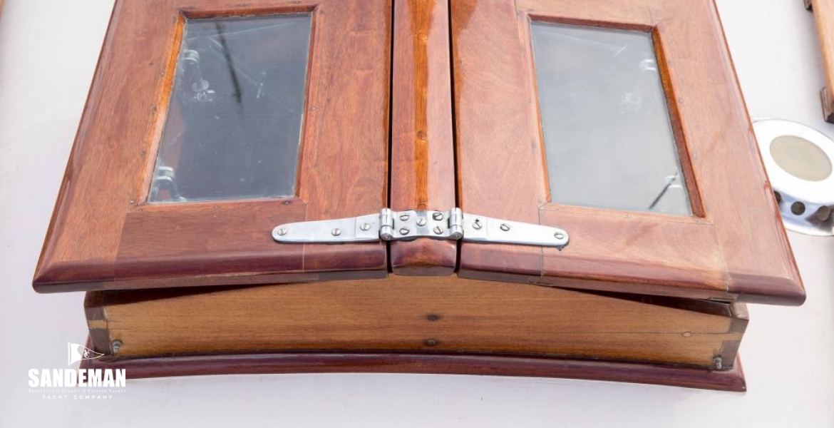 FWD SKYLIGHT