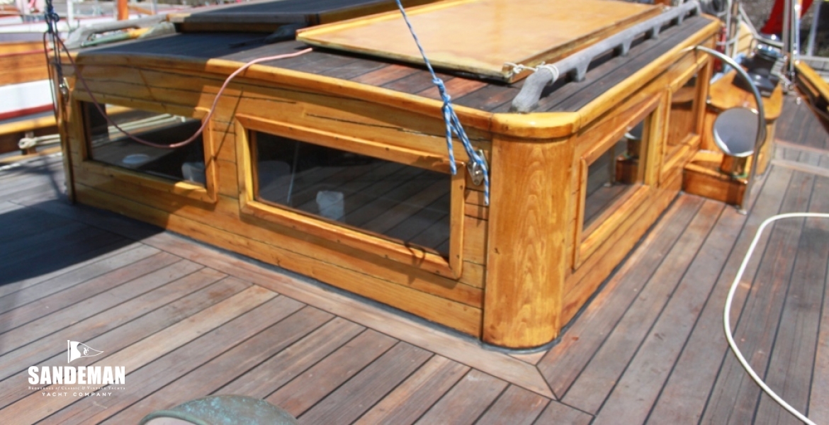 Deckhouse Fwd Port