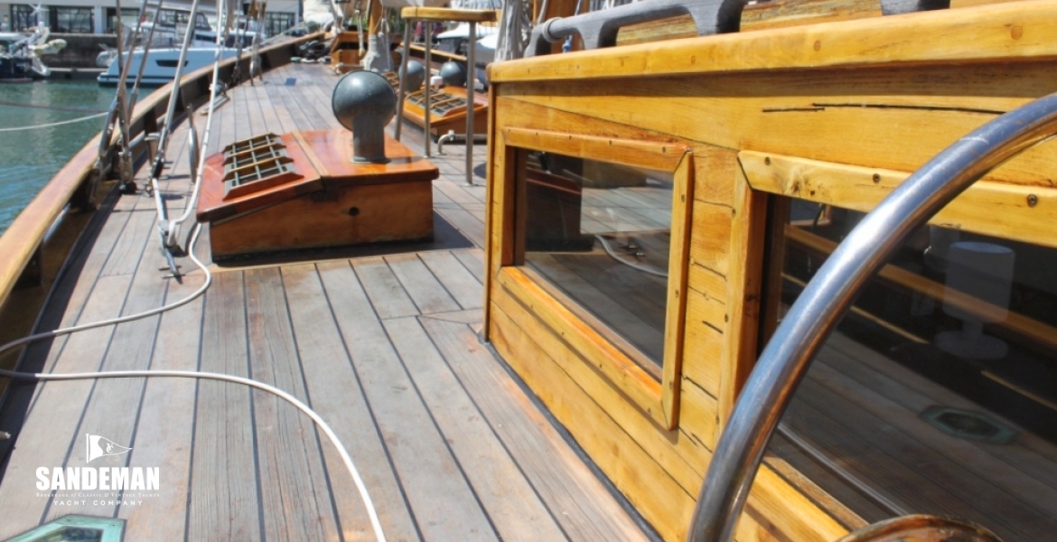 Port deck
