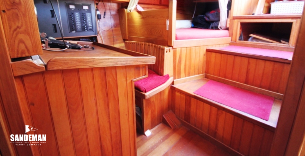 Lower Nav & Passage Berth Aft