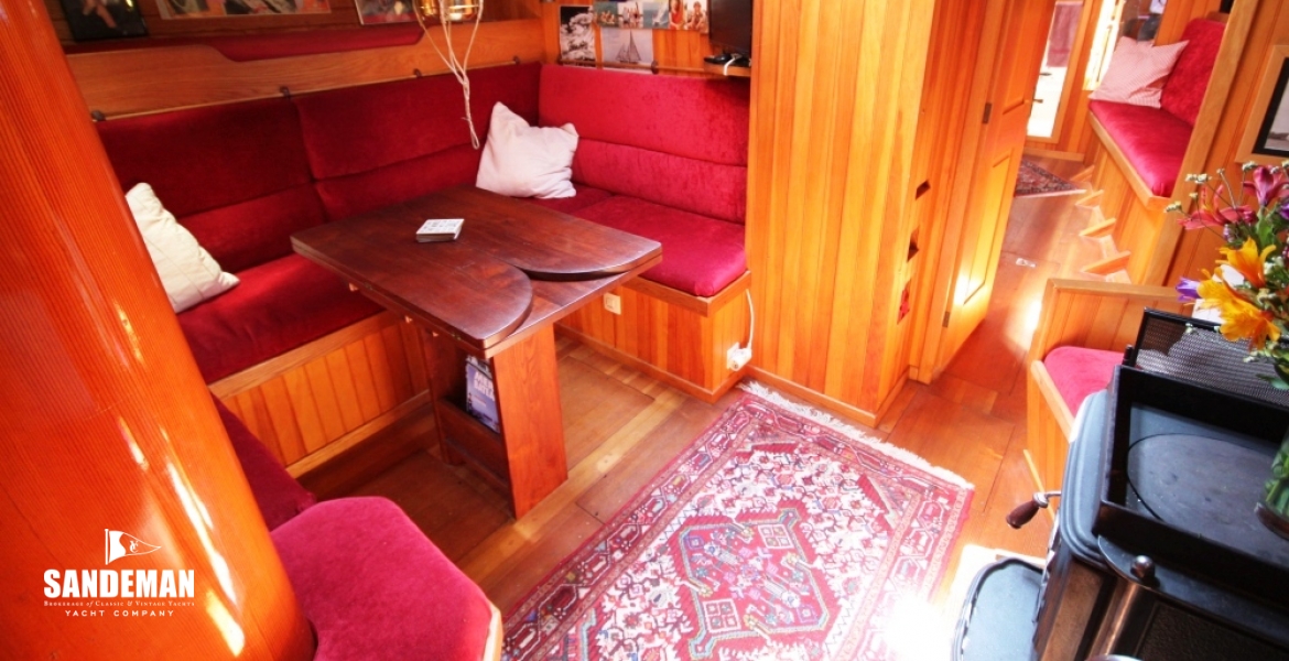 Saloon Port Fwd