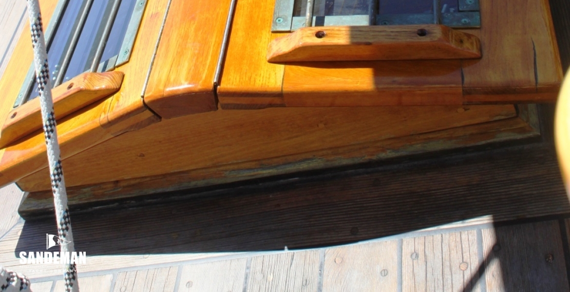 Saloon & Forecabin Skylights