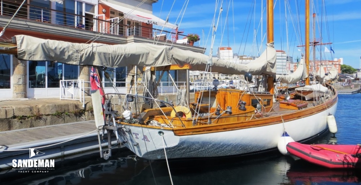 STBD QTR BERTHED