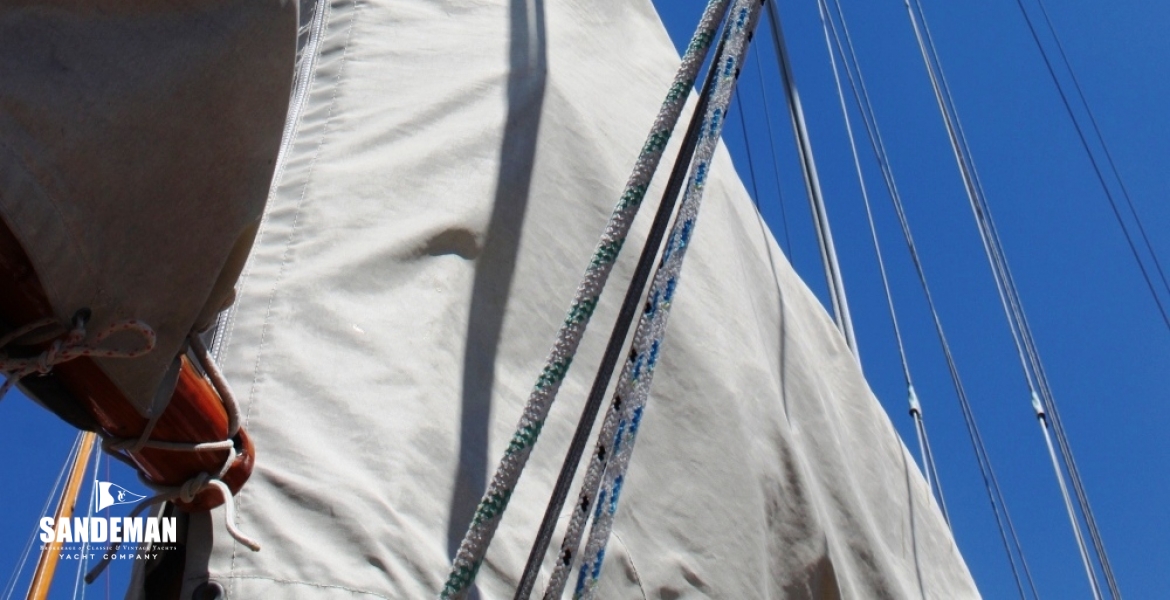 Mainmast