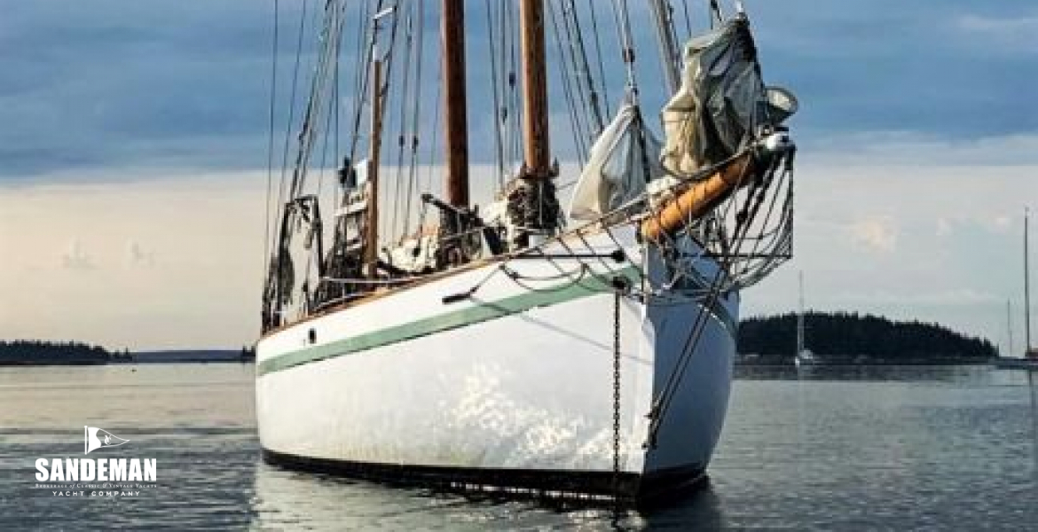 13 Stbd bow at anchor