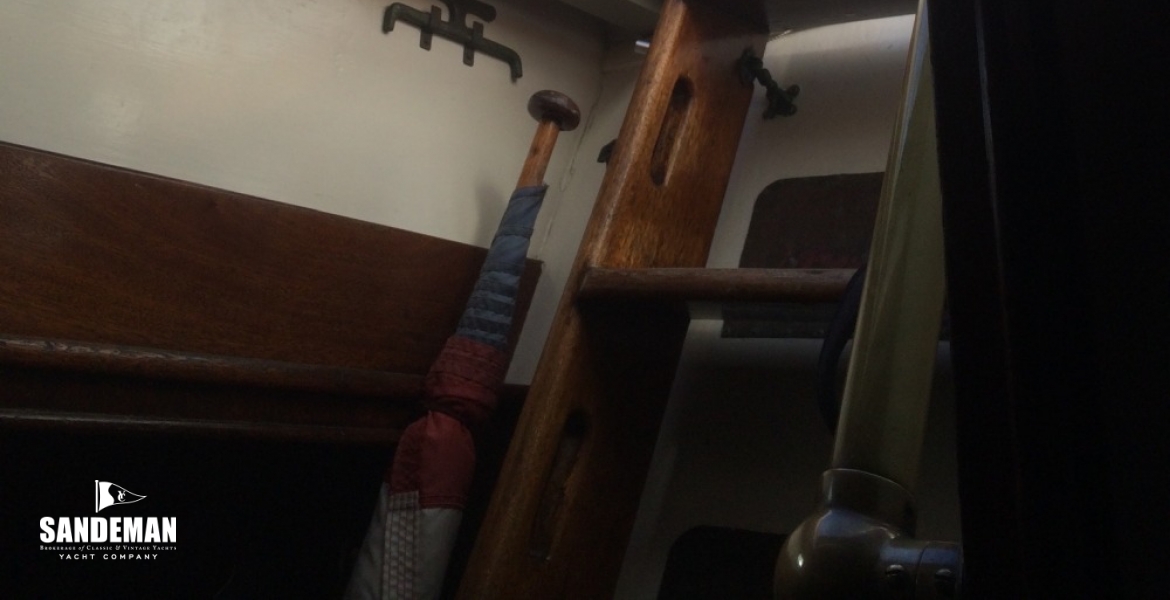 74.COMPANIONWAY