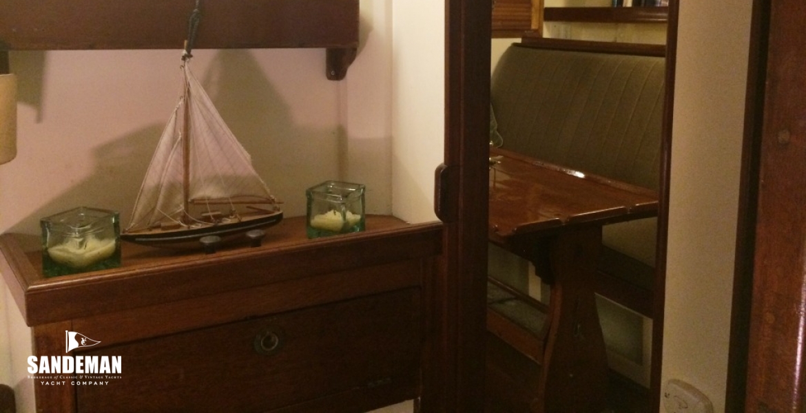 57 STARBOARD CABIN TO SALOON
