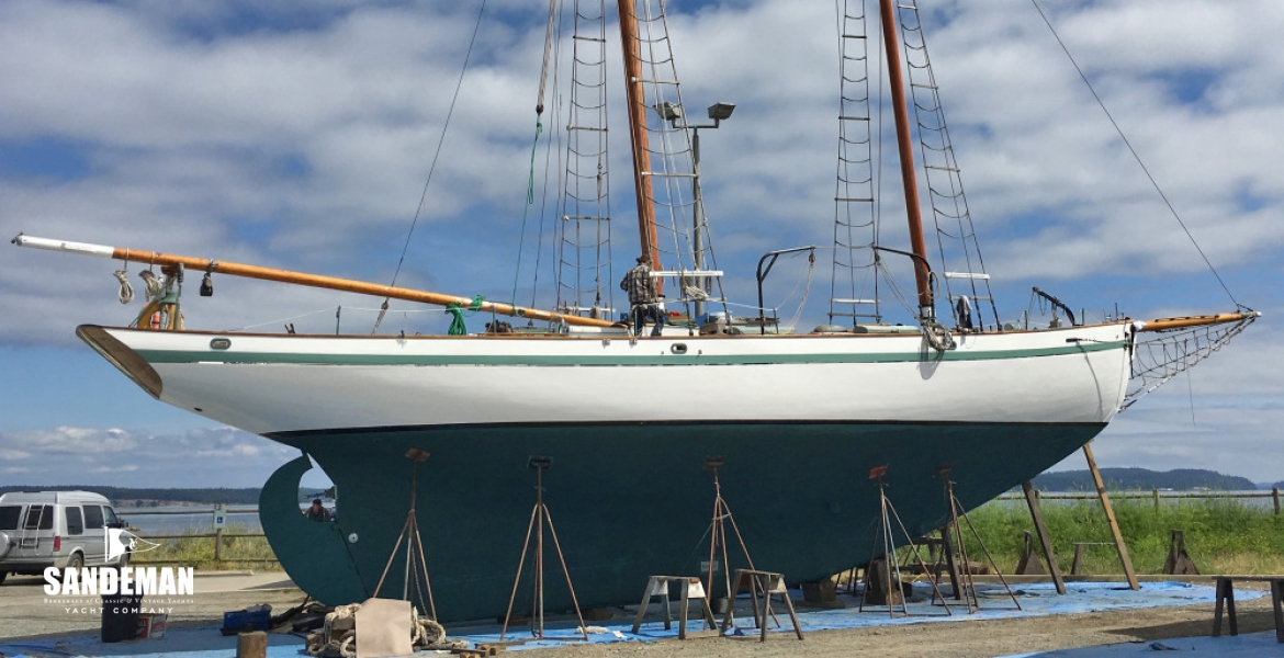 76 Ashore abeam